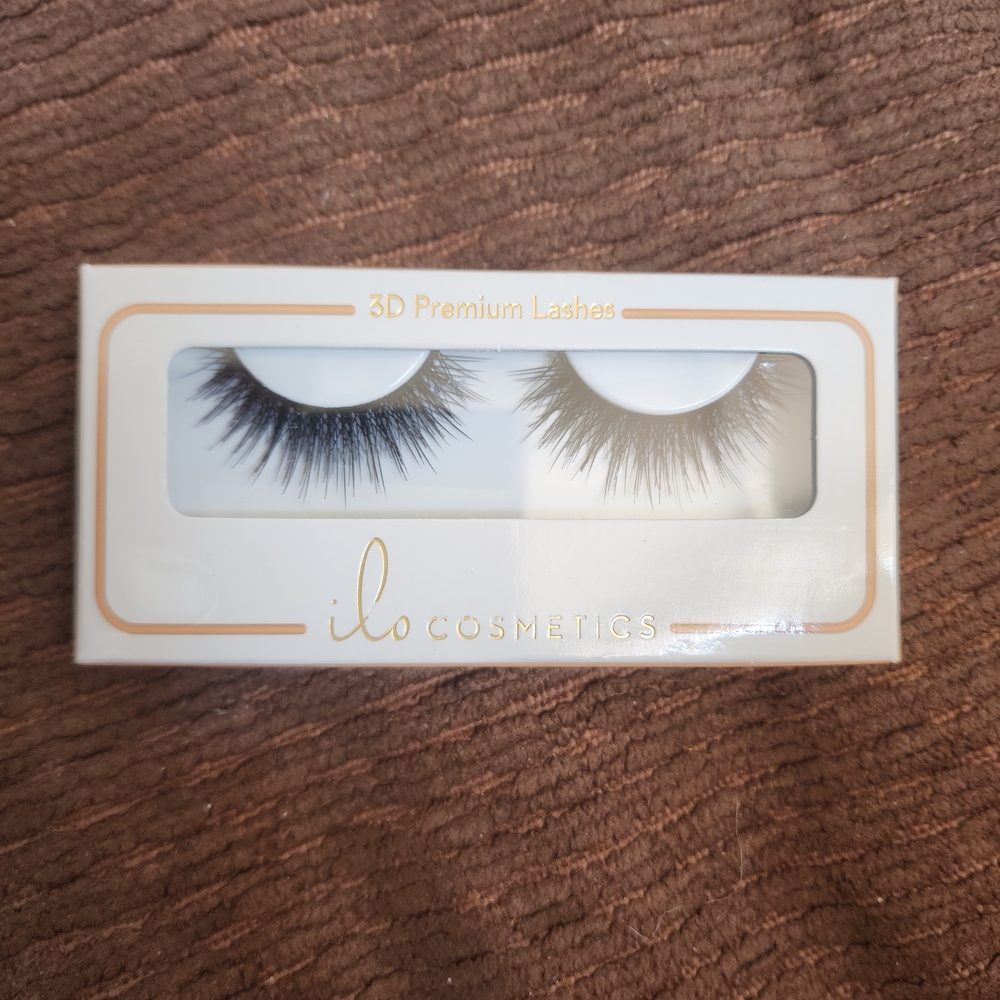 ILO COSMETICS - 3D Premium Lashes - Black- NWOT